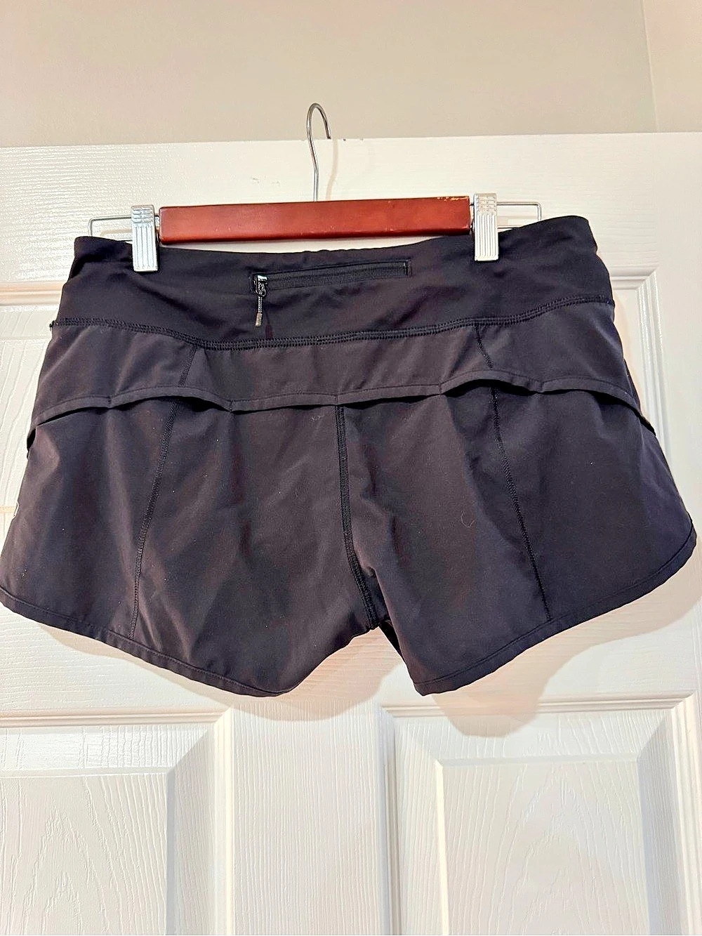 lululemon Tracker Short V 4" Athletic Shorts Black Size 6